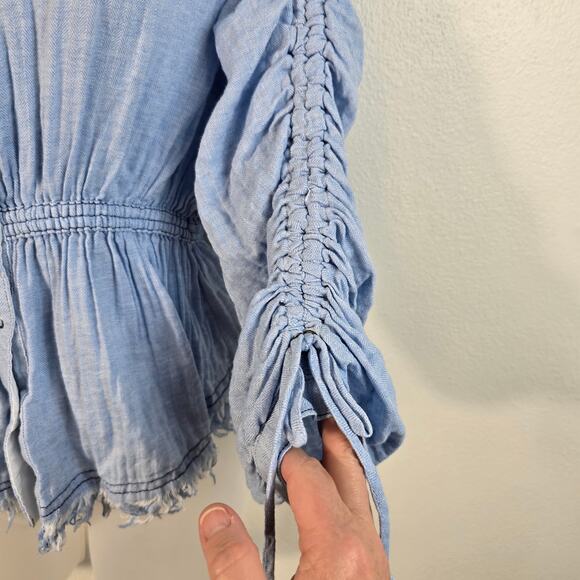 We The Free Pacific Dawn Button Up Blouse Womens XS Chambray Raw Hem Boho Summer - Picture 4 of 10